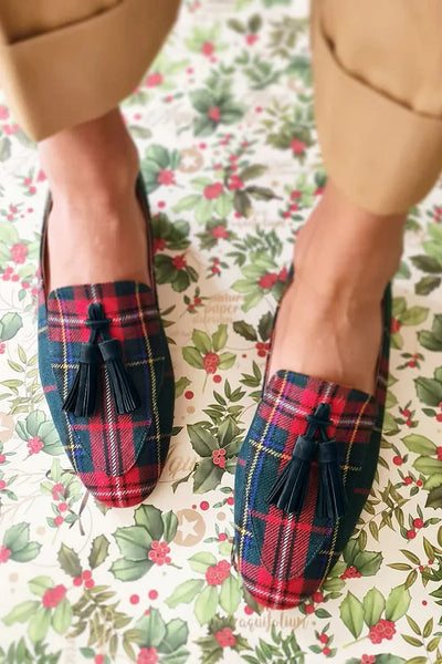 Scottish Chic Loafers with Fringes