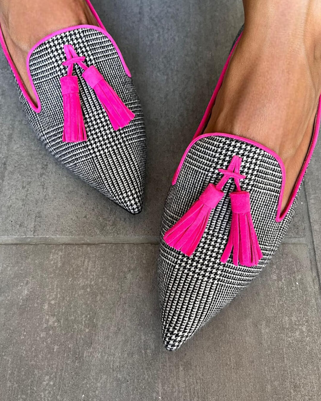 Pointed Loafers with Fluo Fringes