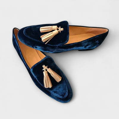 Quinnlyn – Vintage-Inspired Suede Loafers with Tassels